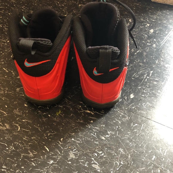 phone posit sneakers